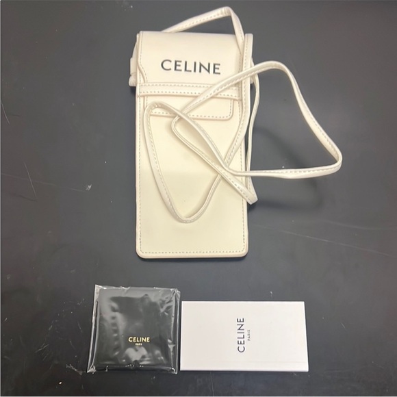 CELINE White Leather phone / glasses  Crossbody Bag with flap shoulder - Picture 1 of 4